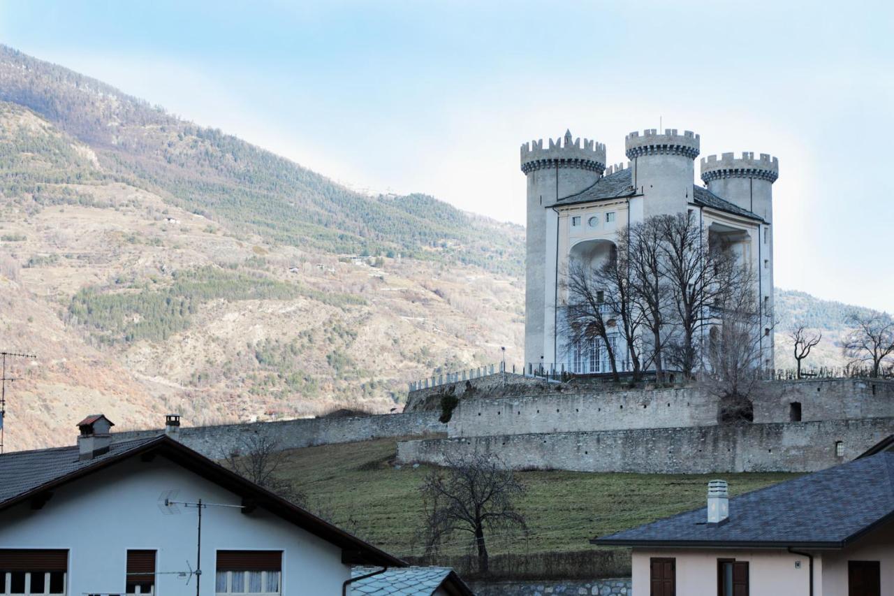 Hotel Ristorante Chateau Aymavilles Exteriör bild